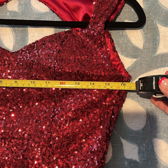 NWT Guess Red Sequin C/S Claudia Bodycon Dress - Picture 15 of 16
